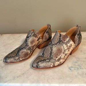 FRYE AND CO. Snakeskin Booties 10